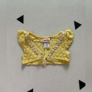Little Lass|Baby girl vintage yellow lace shawl,with ditsy floral daisy print•